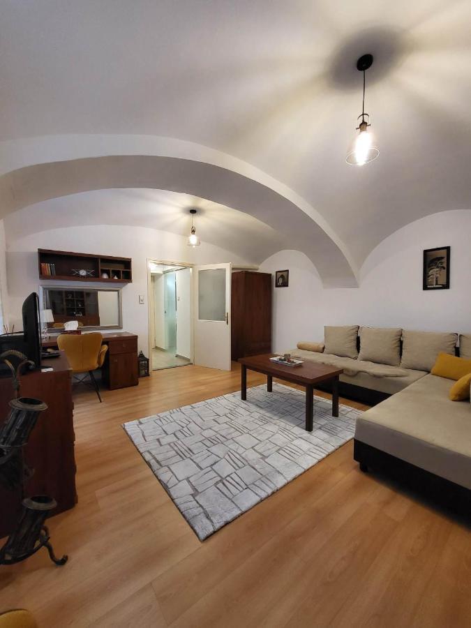 Downtown Romantic Szekesfehervar Ngoại thất bức ảnh